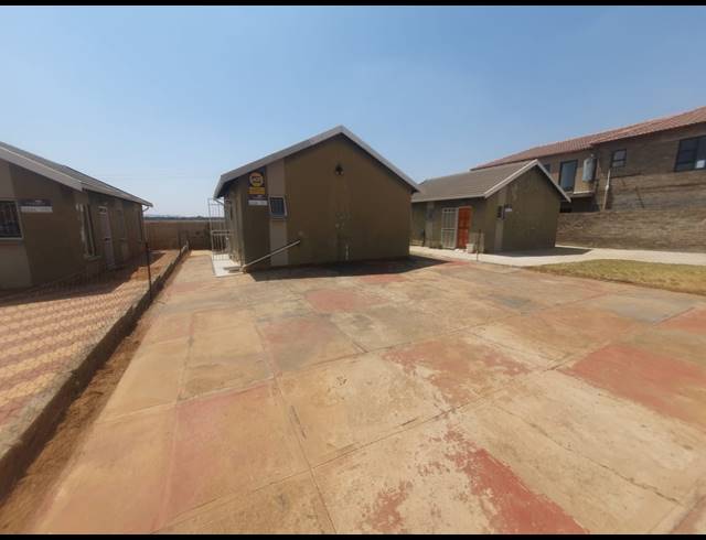 2 BEDROOM HOUSE FOR SALE IN SAVANNA CITY
